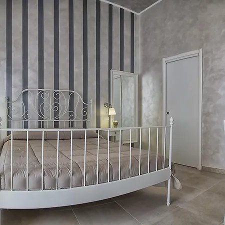 Relais La Pretura Вьесте