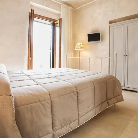 Relais La Pretura Вьесте